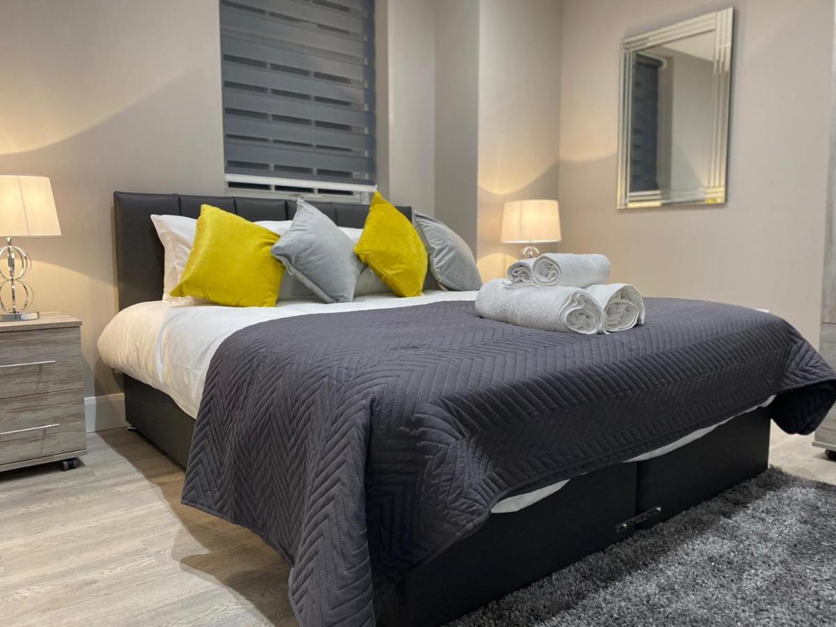 Amazing Central High Street Self Contained Apartments By Syl Watford  Exteriör bild