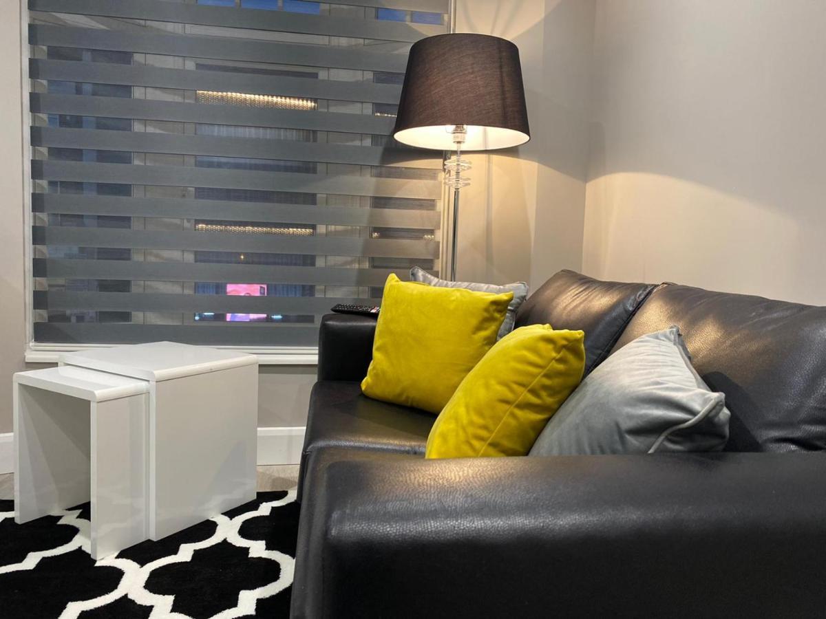 Amazing Central High Street Self Contained Apartments By Syl Watford  Exteriör bild