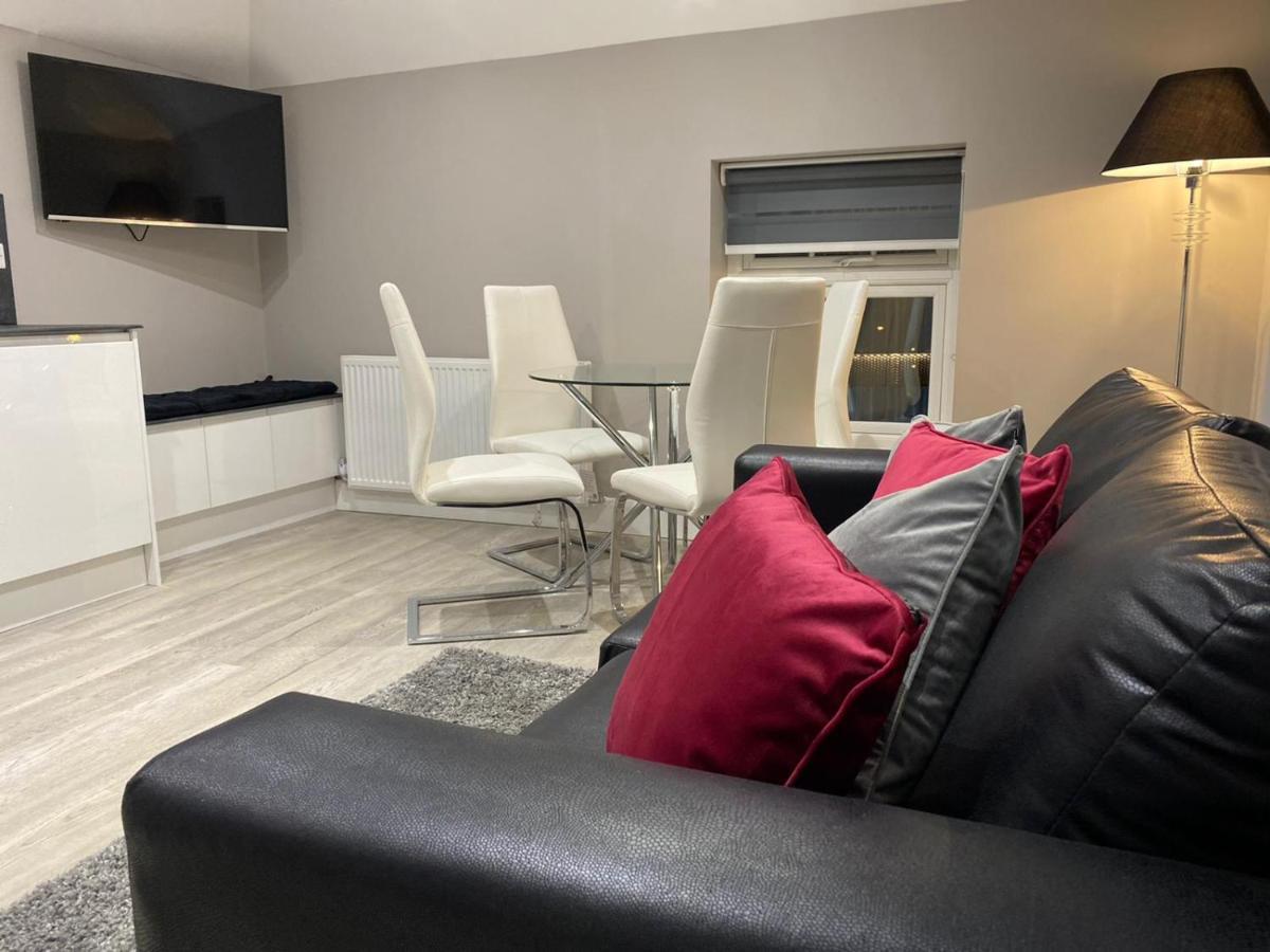 Amazing Central High Street Self Contained Apartments By Syl Watford  Exteriör bild
